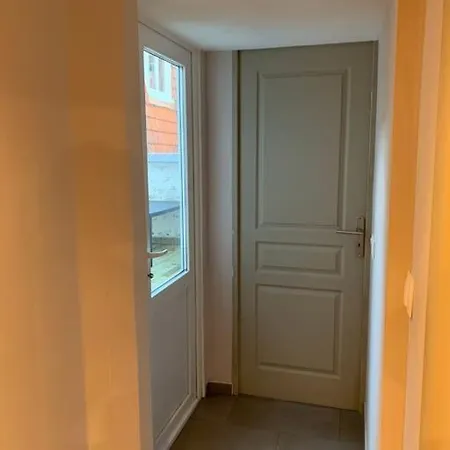 Apartamento Rdc Avec Courette - Jusqu'a 6 Pers - A 100m