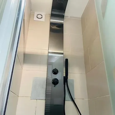 Rdc Avec Courette - Jusqu'a 6 Pers - A 100m *