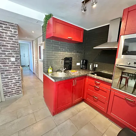 Apartment Rdc Avec Courette - Jusqu'a 6 Pers - A 100m