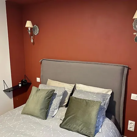 Rdc Avec Courette - Jusqu'a 6 Pers - A 100m *